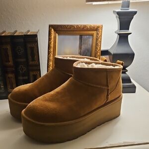 Classic Ultra Mini Platform Uggs